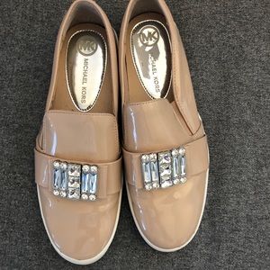 8.5 MK Micheal Kors patent sneakers
